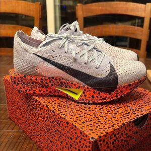 ZOOMX VAPORFLY NEXT% 3 OLY (women’s 8/men’s 6.5)